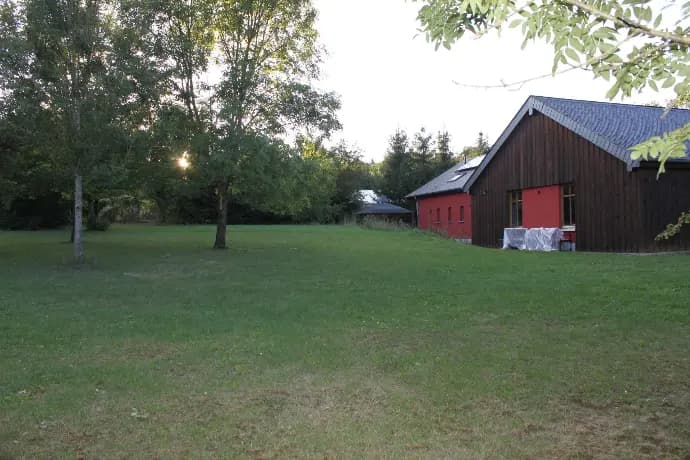 Wiss hannert dem Chalet